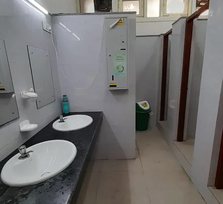 Kamala Nehru College Academic Building photo 11